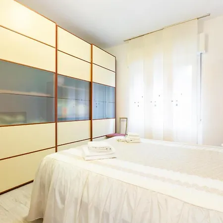 Gambara Bright Flat Apartment *