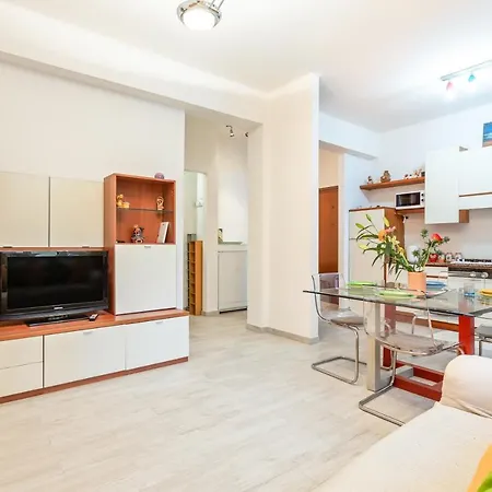 Gambara Bright Flat Apartment